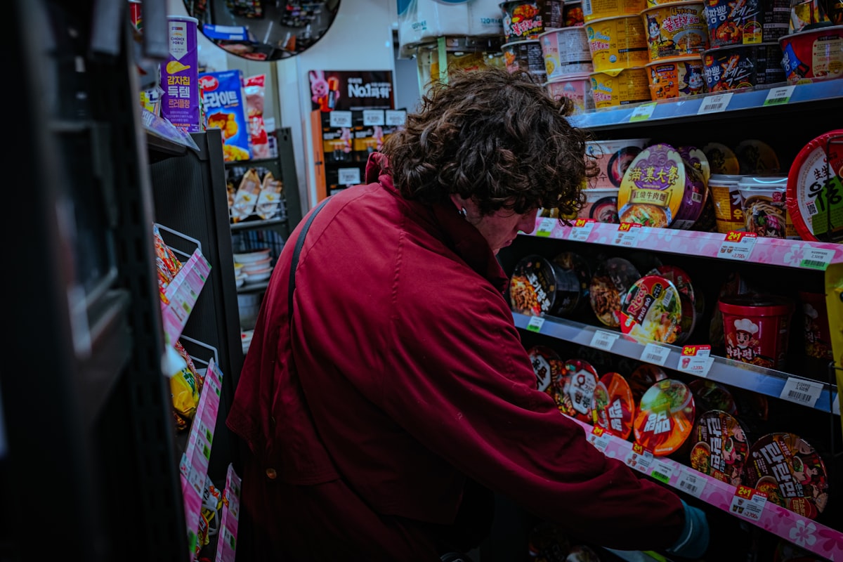 Snacking strategies and food choices
